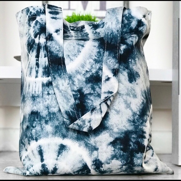 Lightweight navy tie dye tote bag - Picture 2 of 5